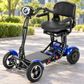 Scooter électrique pliable L3 bleu à quatre roues, avec siège et accoudoirs, sur une allée extérieure.
