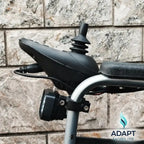 Éclairage LED Fauteuil Roulant Électrique – Puissance & Sécurité Nocturne ADAPT MOBILITE