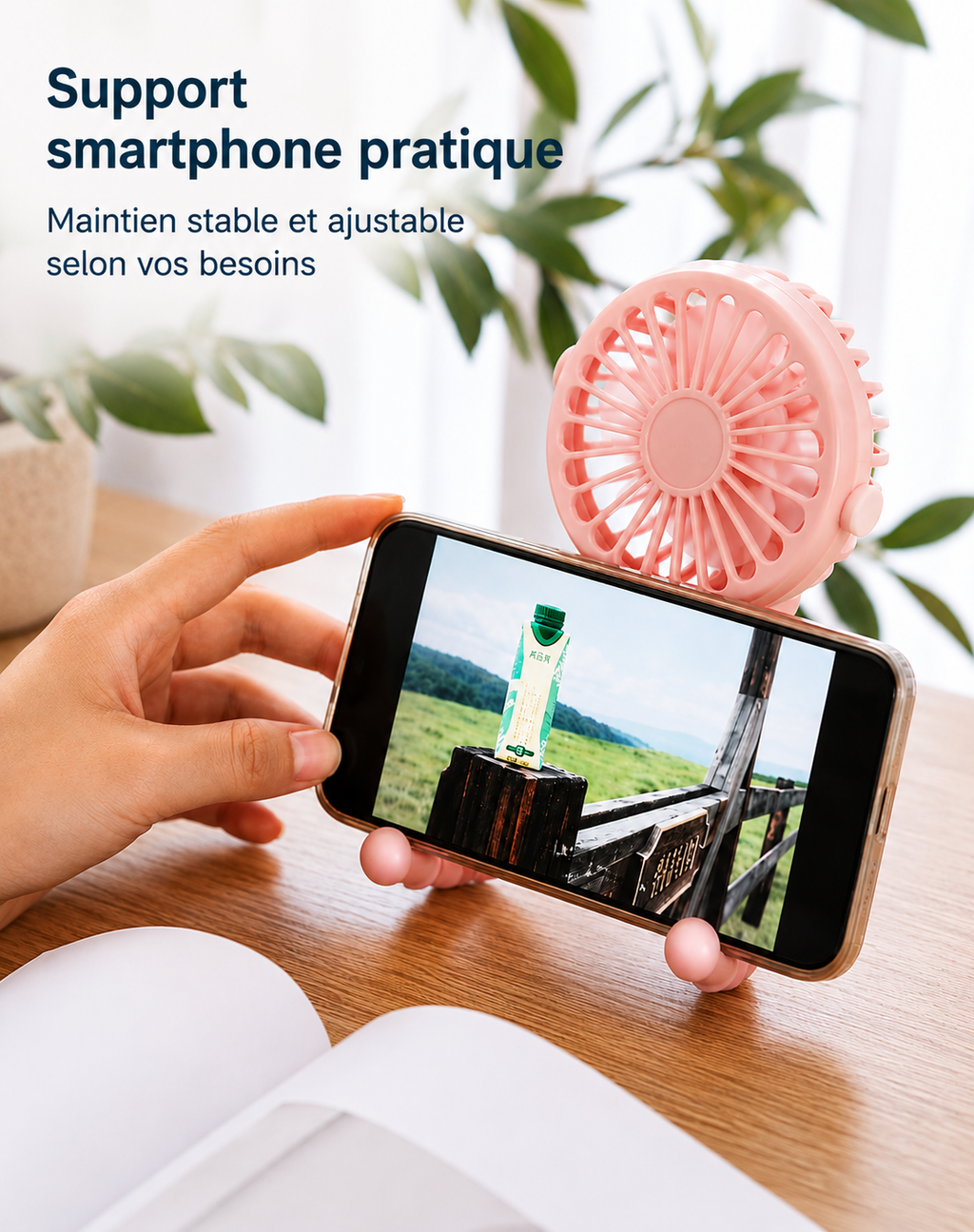Support smartphone intégré avec ventilateur portable rechargeable et maintien stable.